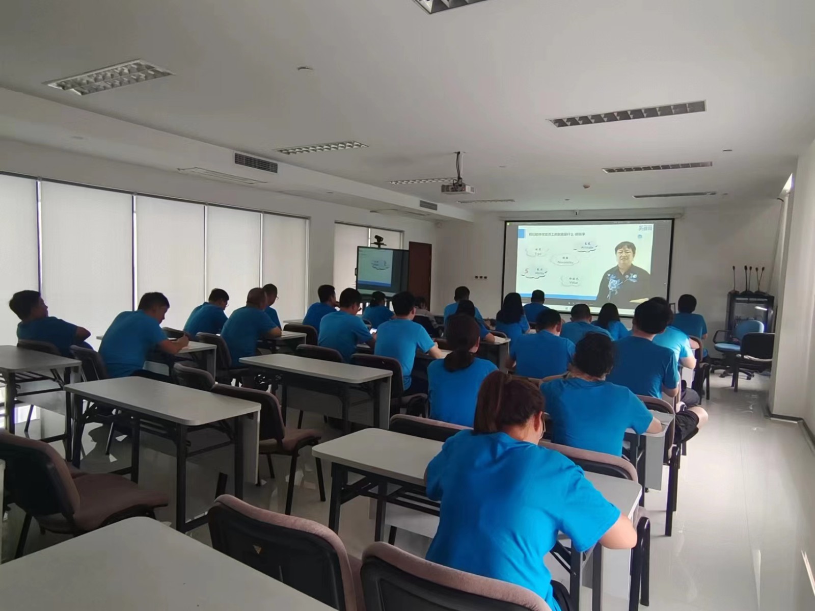 1723101272412066X422.jpg 1723101272412066X422.jpg